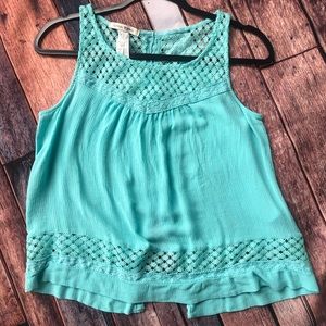🌵3/$10 Lynn Ryan | button back, lace, sleeveless top
